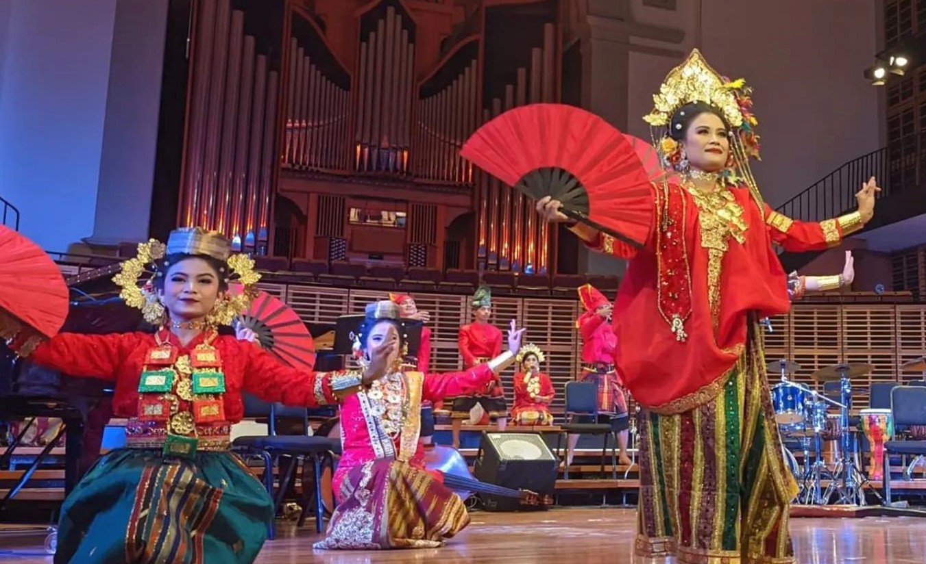 Gambar Sydney Conservatorium of Music menjadi saksi atas kemeriahan perayaan persahabatan penduduk Makassar dan suku Aborigin Australia