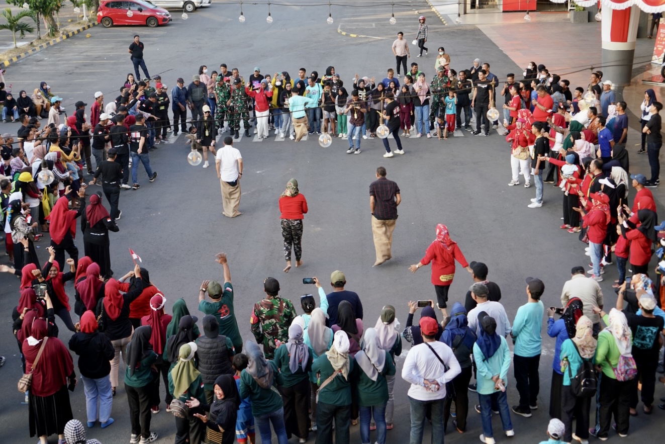 Gambar Pembukaan Pesta Merah Putih di Makassar Town Square